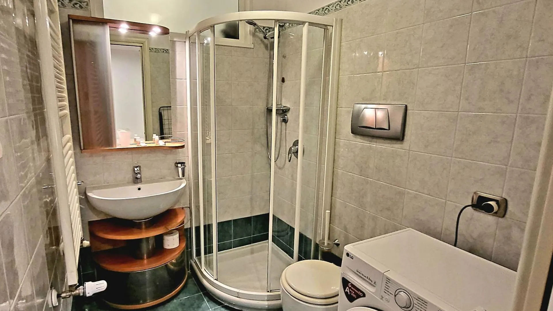 Lux Retreat 3Room Near Fashion District Wifi&Netflx Milán 0*,  Italia